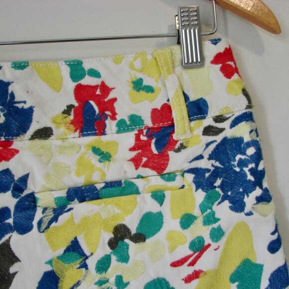 Alice + Olivia Floral Shorts Cady Cuffed White Blue Red Embroidered Size Small - Picture 9 of 16